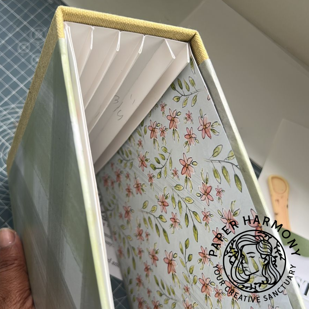 Scrapbook Base with Hinge Binding - TUTORIAL Only